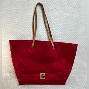 Dooney & Bourke Pebble Grain Flynn Beautiful Red Shoulder Bag Nylon and Leather